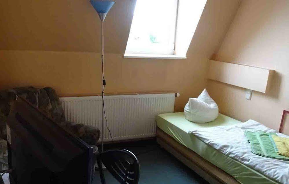 Hostel Im Medizinerviertel Halle  Buitenkant foto